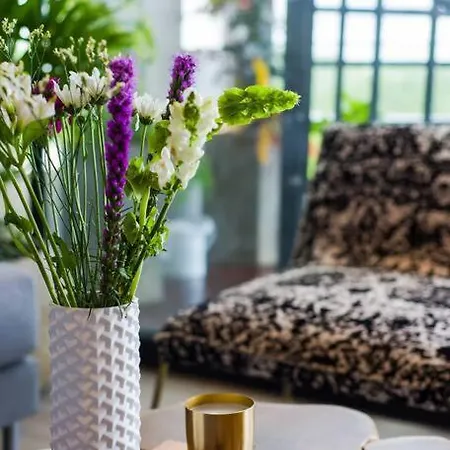 Designer Penthouse - Jungle Views, Bike To Apartment *