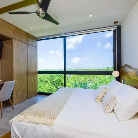Designer Penthouse - Jungle Views, Bike To *