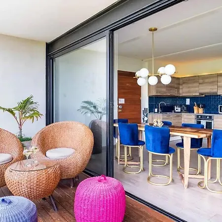 Designer Penthouse - Jungle Views, Bike To *