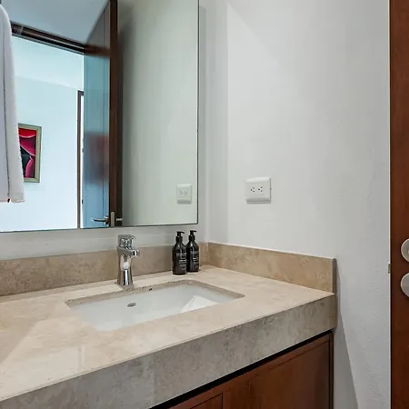 Querido 301 + 301s Holiday home *