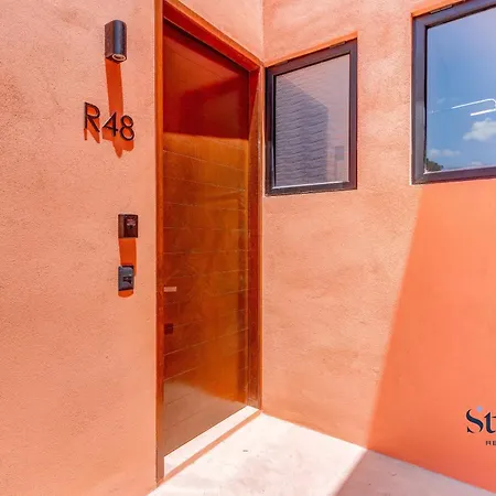 Homsy House Private Roof Terrace 2 Pools Onsite Apartment *