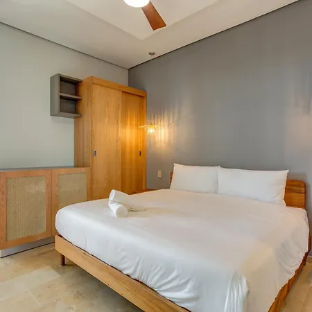 Holiday home Ocean Views Luxury Community Private Rooftop Pool *