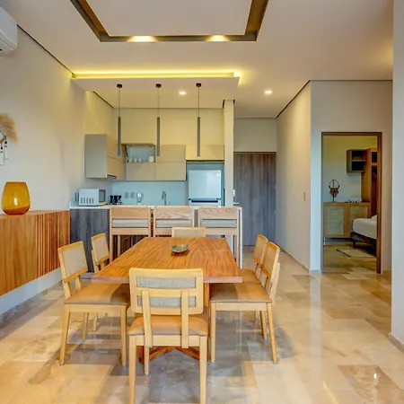 Ocean Views Luxury Community Private Rooftop Pool *