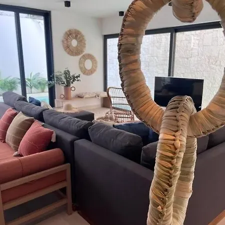 Majestic The Ultimate Luxury Oasis With Pool Apartment