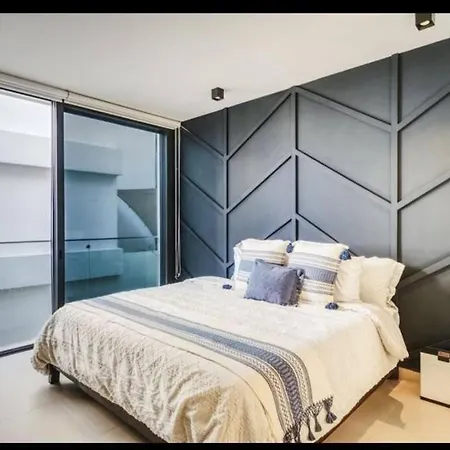 Majestic The Ultimate Luxury Oasis With Pool Apartment
