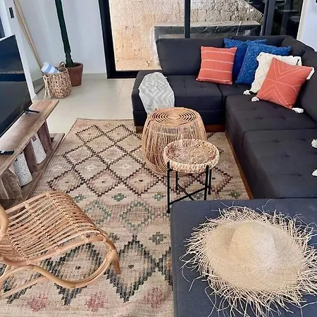 Majestic The Ultimate Luxury Oasis With Pool Apartment