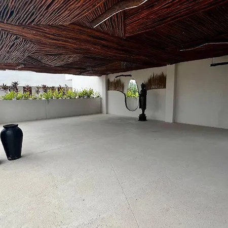 Comfy Plounge Pool *