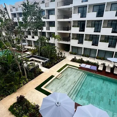 Comfy Plounge Pool Tulum