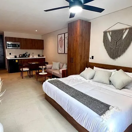 Comfy Plounge Pool *