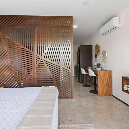 Menesse Hideaway - Elegant Bohemian Apartment