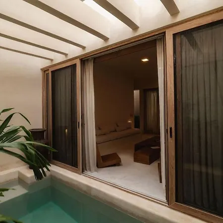 Casa Leela Luxury Villa, 4 Floors, 5.5 Bathrooms, 2 Pools, Rooftop Holiday home Tulum