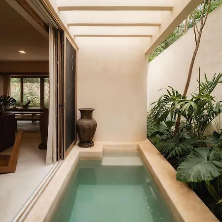 Holiday home Casa Leela Luxury Villa, 4 Floors, 5.5 Bathrooms, 2 Pools, Rooftop *