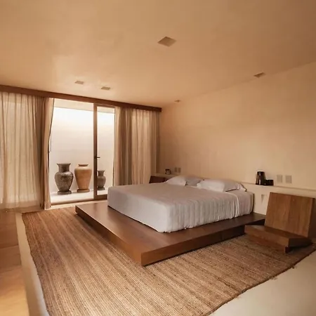 Holiday home Casa Leela Luxury Villa, 4 Floors, 5.5 Bathrooms, 2 Pools, Rooftop *