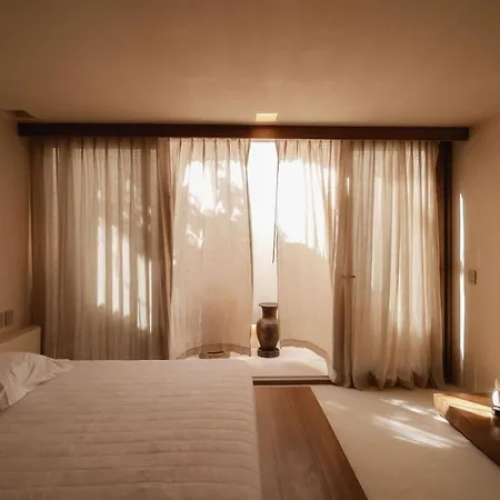 Casa Leela Luxury Villa, 4 Floors, 5.5 Bathrooms, 2 Pools, Rooftop *