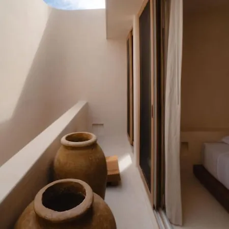 Holiday home Casa Leela Luxury Villa, 4 Floors, 5.5 Bathrooms, 2 Pools, Rooftop