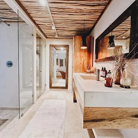 Jungle Chic Hotel 5*