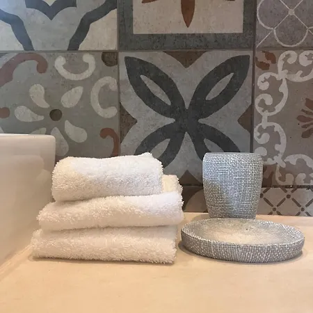 Luxe 3br - Private Terrace, Pool & Vibes *