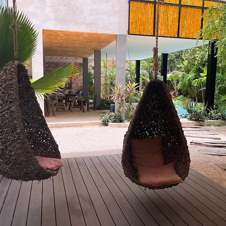 Luxe 3br - Private Terrace, Pool & Vibes Apartment *
