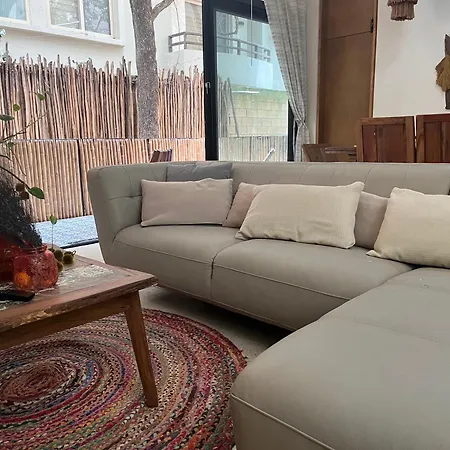 Luxe 3br - Private Terrace, Pool & Vibes Apartment