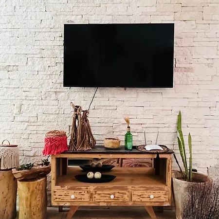 Luxe 3br - Private Terrace, Pool & Vibes Apartment