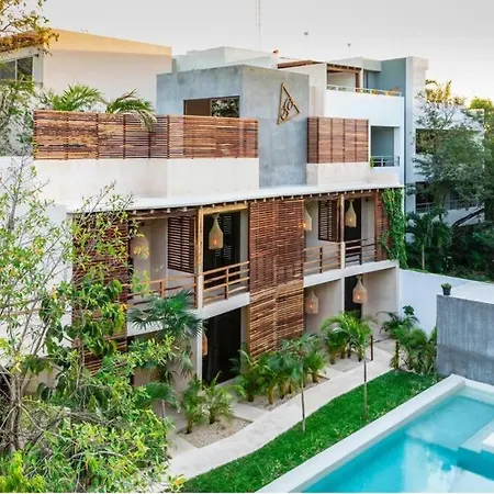 Oasis In Hippest Part Of *
