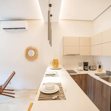 Cozy With Free Beach Club Access Apartment *