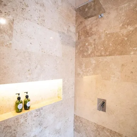 Apartment Cozy With Free Beach Club Access