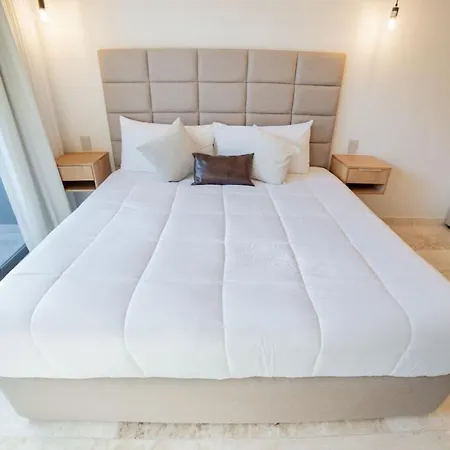 Apartment Cozy With Free Beach Club Access *