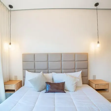 Cozy With Free Beach Club Access