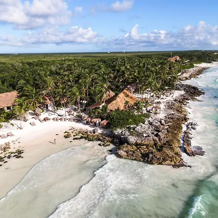 Hotel Diamante K - Inside National Park Tulum
