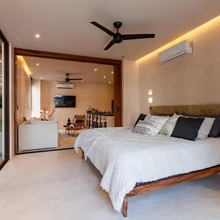 Encanto Luxe Jungle 10min Beachhot Tubking *