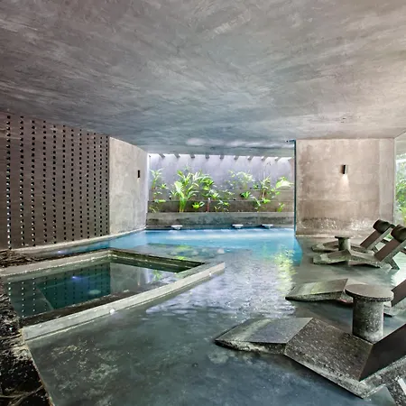 Encanto Luxe Jungle 10min Beachhot Tubking *