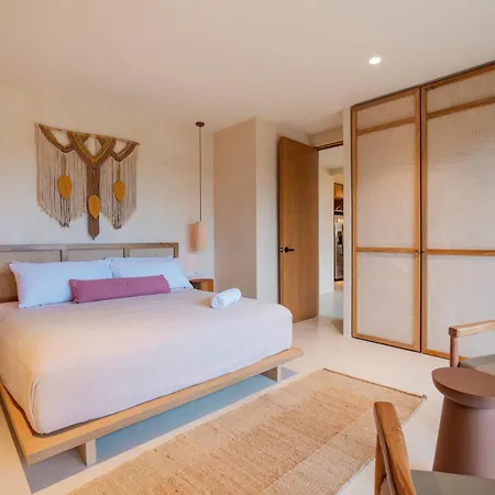 Beautiful Unit W Amazing Pool Views Gym Yoga Apartment