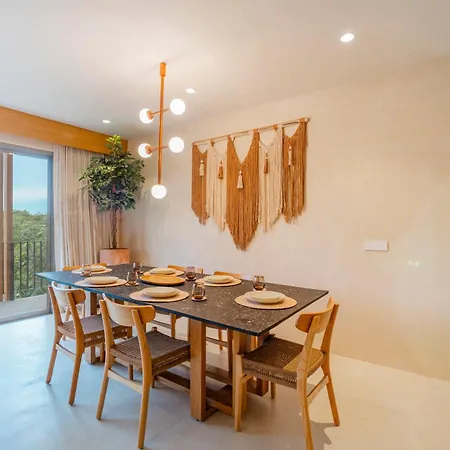 Beautiful Unit W Amazing Pool Views Gym Yoga Apartment