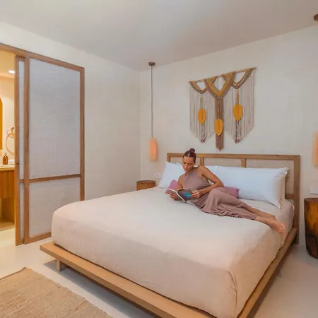 Beautiful Unit W Amazing Pool Views Gym Yoga Apartment
