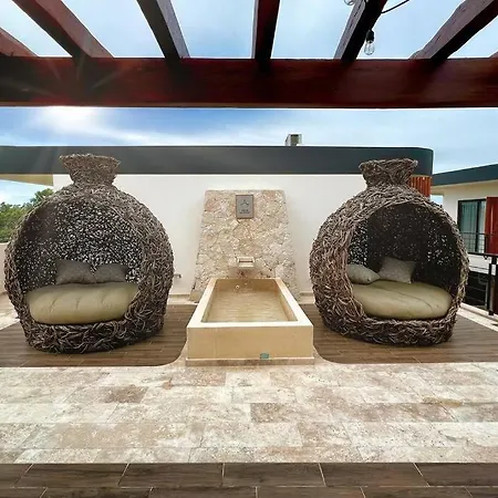 Spacious Penthouse With Pool Apartamento