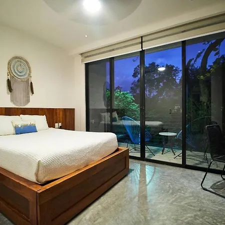 Luxury Villa, Private Pool, Rooftop Haven & Grill *