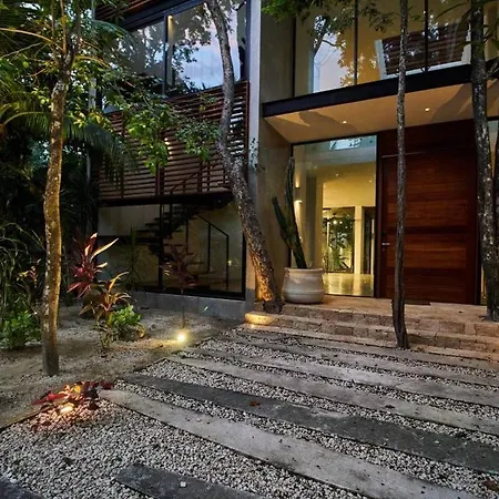 Villa Luxury Villa, Private Pool, Rooftop Haven & Grill