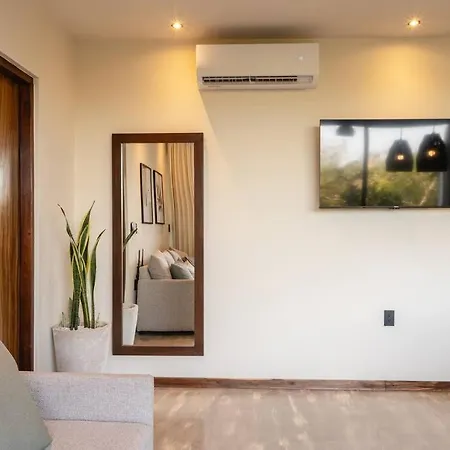 New 2 Bed And Bath - - Views To The Jungle *