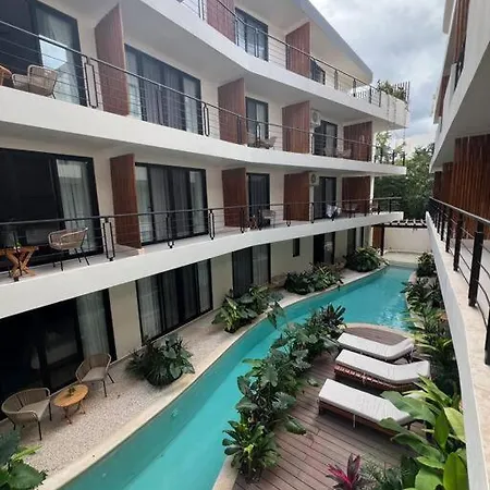 New P-2, Albercas, Balcon Privado, Roof