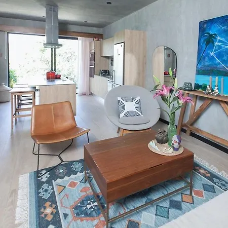 Tuk Viento 201 - Design Apt - Unbeatable Location - Pool - Gym