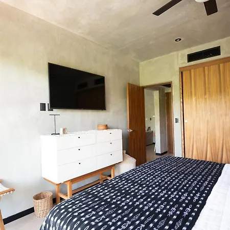 Tuk Viento 201 - Design Apt - Unbeatable Location - Pool - Gym