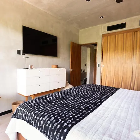 Tuk Viento 201 - Design Apt - Unbeatable Location - Pool - Gym Apartment