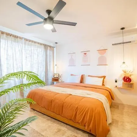 Apartment Unique Style Elegance, Fast Wifi Beach Access *