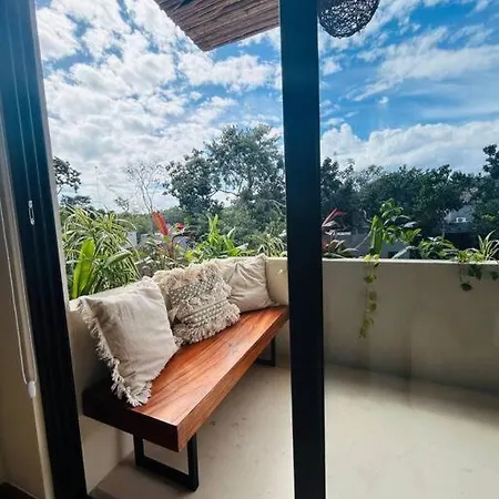 New Large Luxurious 1 Bedroom, 1 Bathroom In