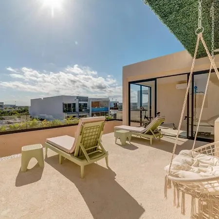 Chic Vibe, Balcony, Building Roof Pool And Gym