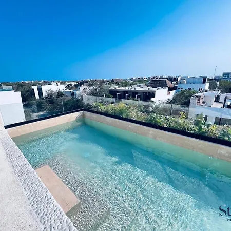 Chic Vibe, Balcony, Building Roof Pool And Gym Holiday home Tulum