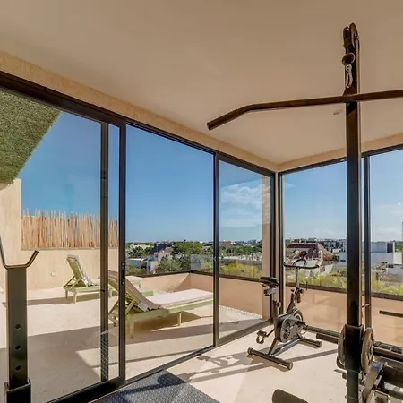 Chic Vibe, Balcony, Building Roof Pool And Gym
