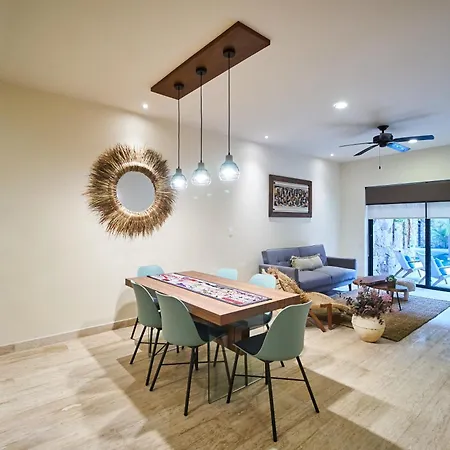 Luxury Poolside Gem With Pool, Jacuzzi & Gym Apartment Tulum