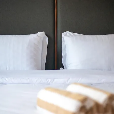 La Veleta Getaway At Asana Leaf House Sleeps 12